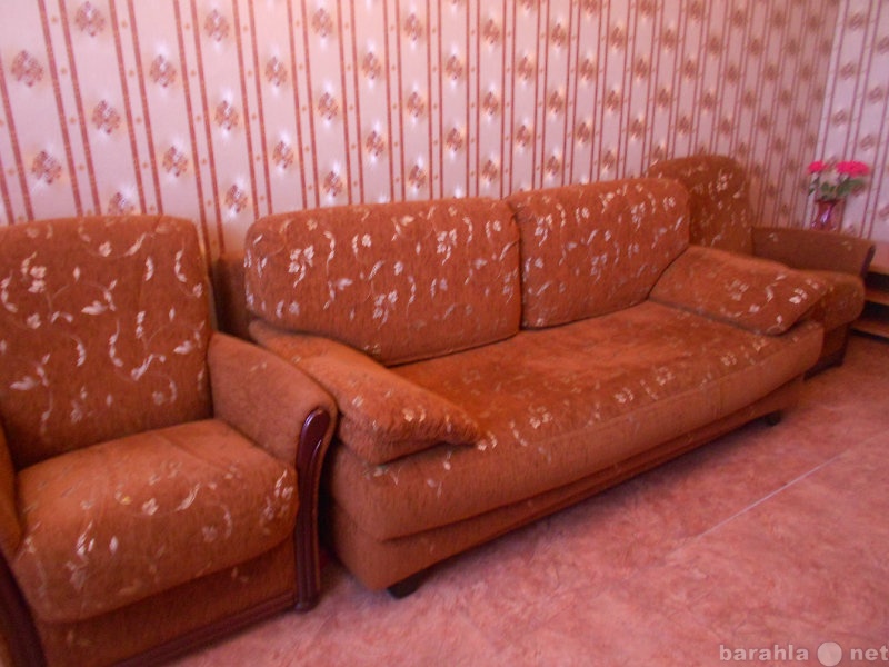Продам: диван +  2 кресла