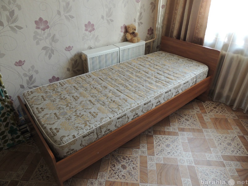 Продам: Кровать односпальнюю 900х2000 с матрасом