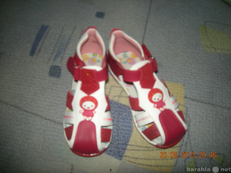 Продам: сандалии на девочку размер 24