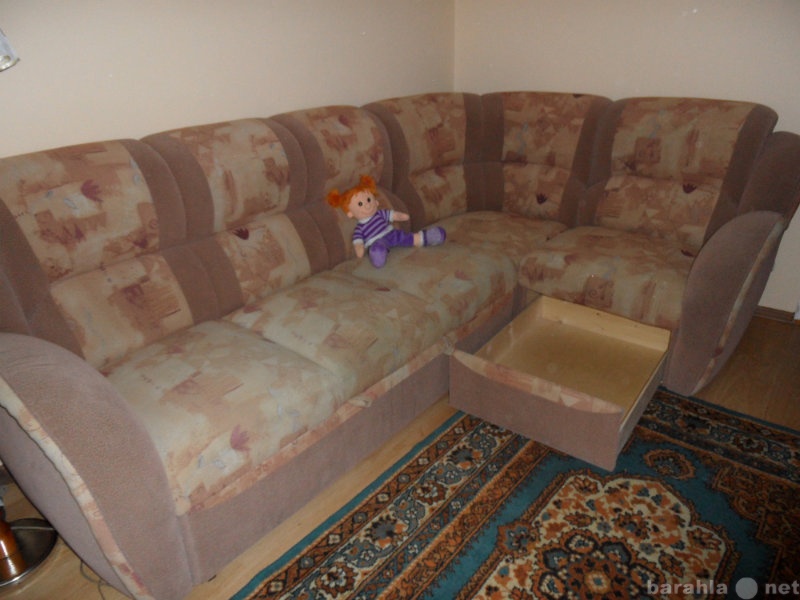 Продам: Угловой диван в хорошем состоянии