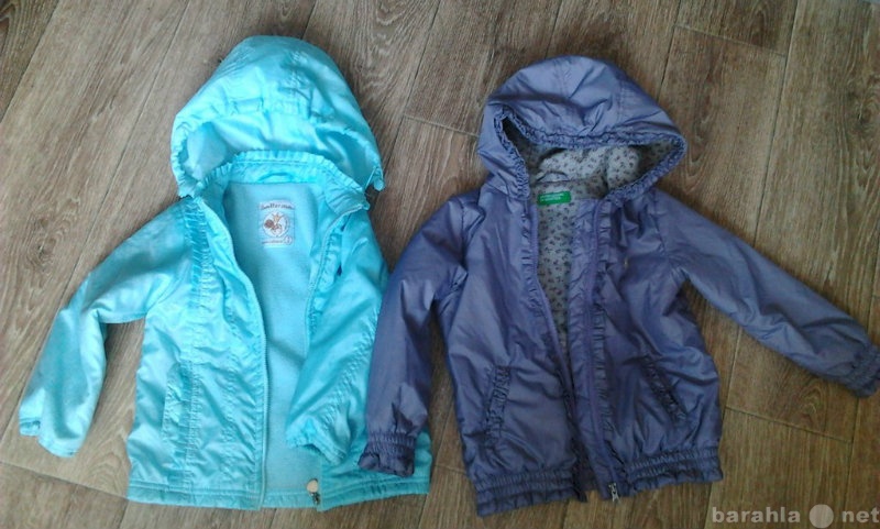 Продам: Две курточки для девочки 2-4 лет