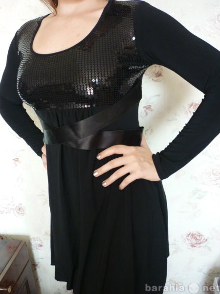 Продам: Черное платье с пайетками
