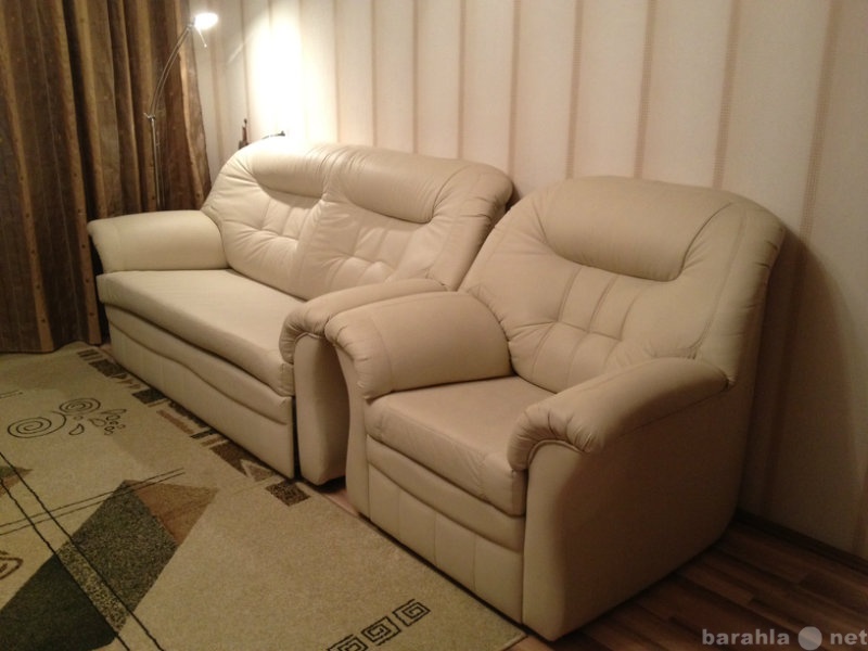 Продам: Кожаные диван и кресло "Хилтон&quot