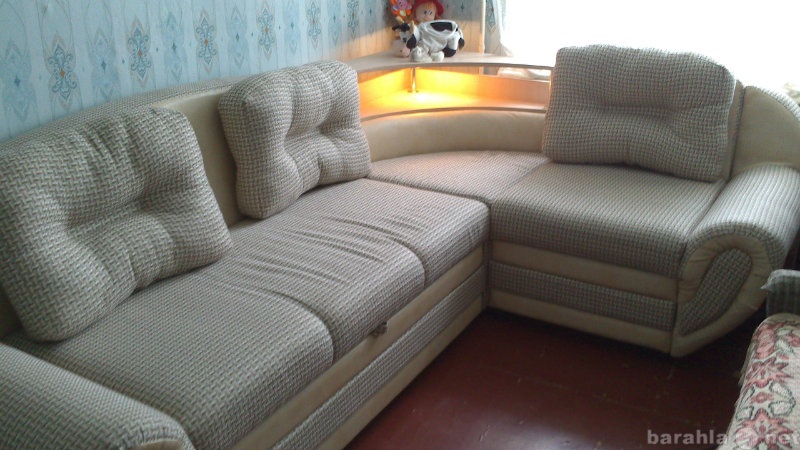 Продам: диван угловой