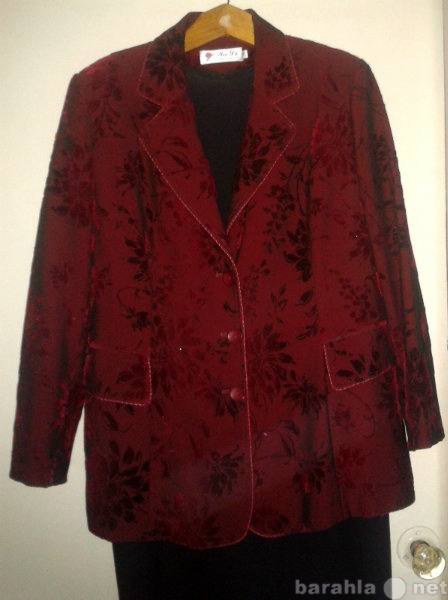 Продам: Красивый пиджак,бордового цвета, раз 54