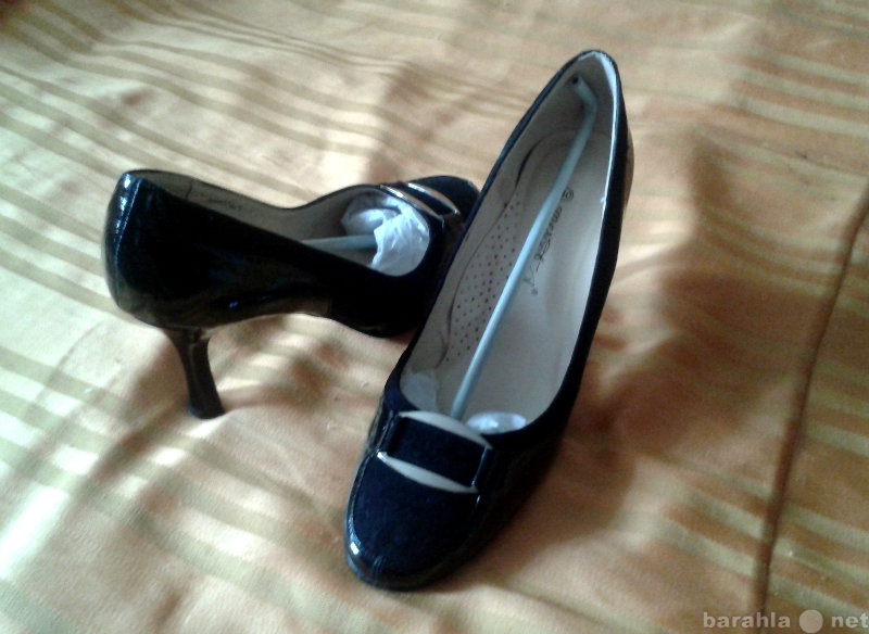 Продам: Новые лаковые, чёрные туфли, размер 39