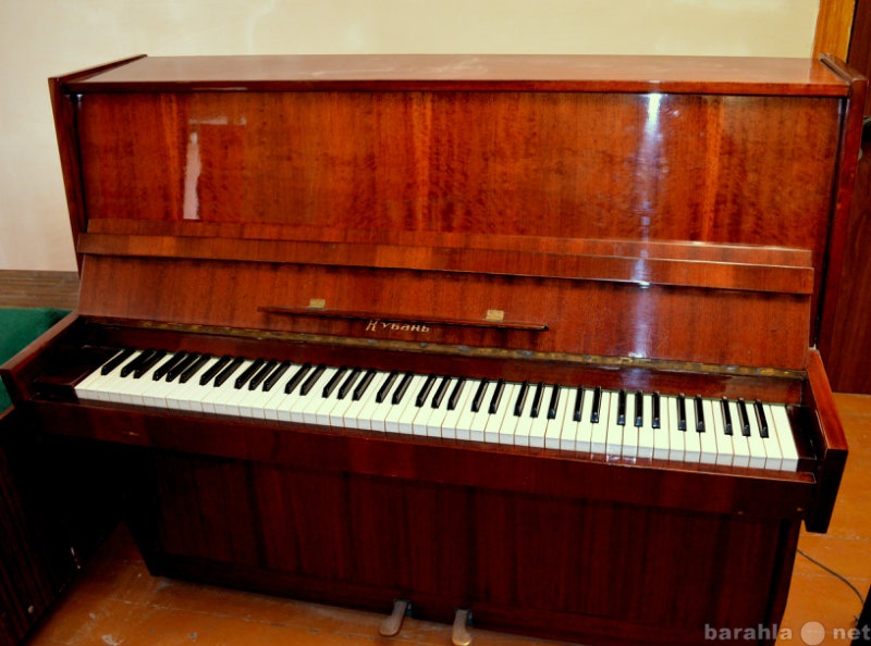 Авито куплю пианино б у. G Leppenberg пианино. Пианино Кубань внутри. Пианино бу.