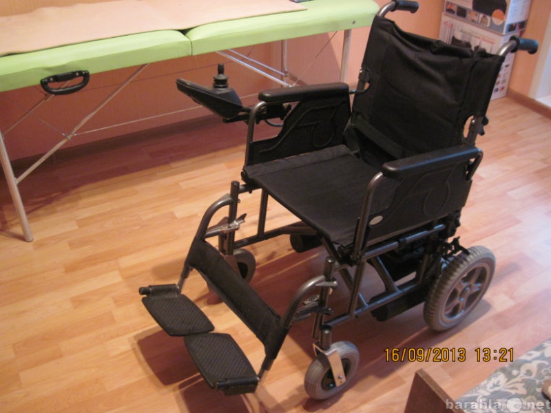 Продам: Инвалидная каляска с электроприводом