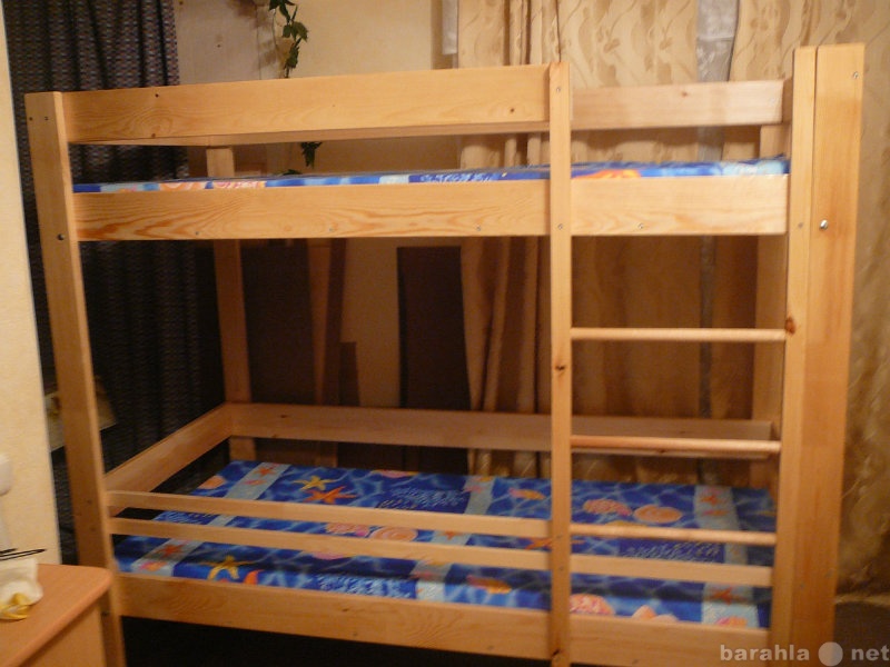 Продам: кровать двух  ярусная из дерева