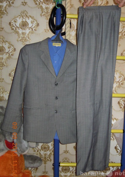 Продам: костюм классический