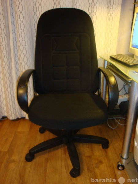 Продам: Кресло руководителя компьютерное