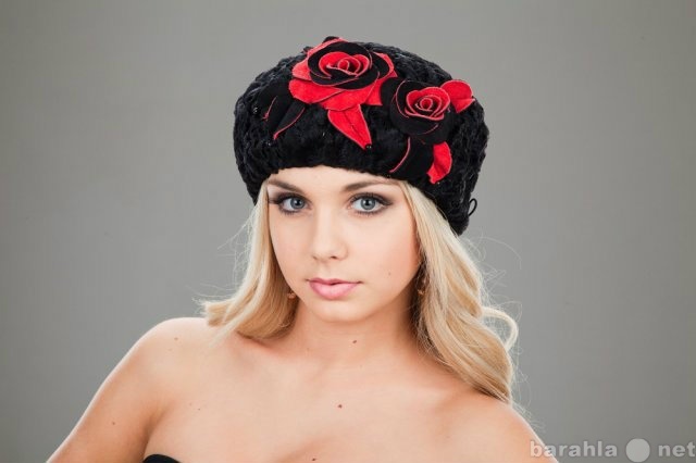 Продам: Модная шапочка из каракуля с цветами