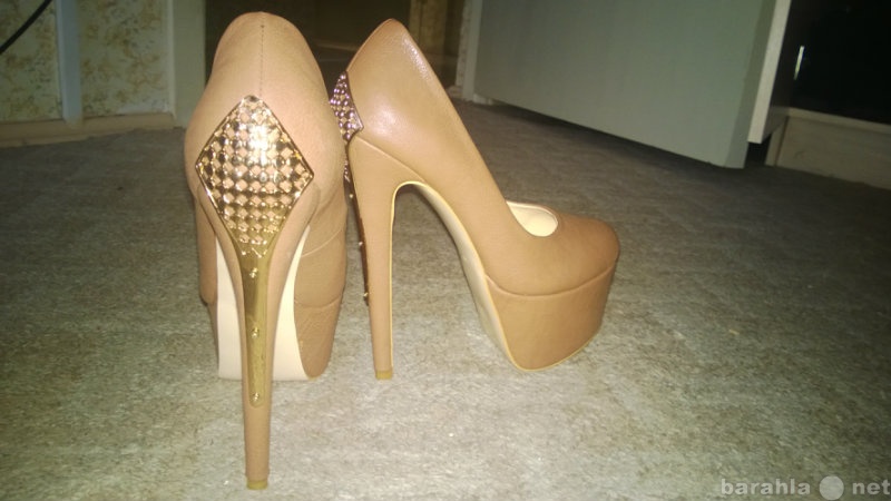 Продам: Туфли женские на высоком каблуке с платф