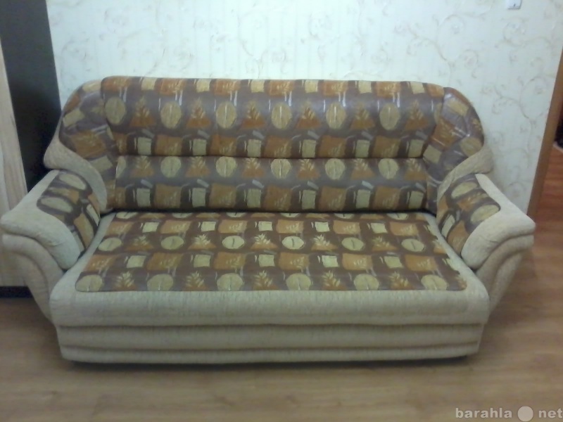 Продам: раскладной диван и 2 кресла