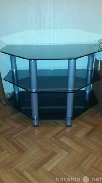 Продам: столик под ТВ