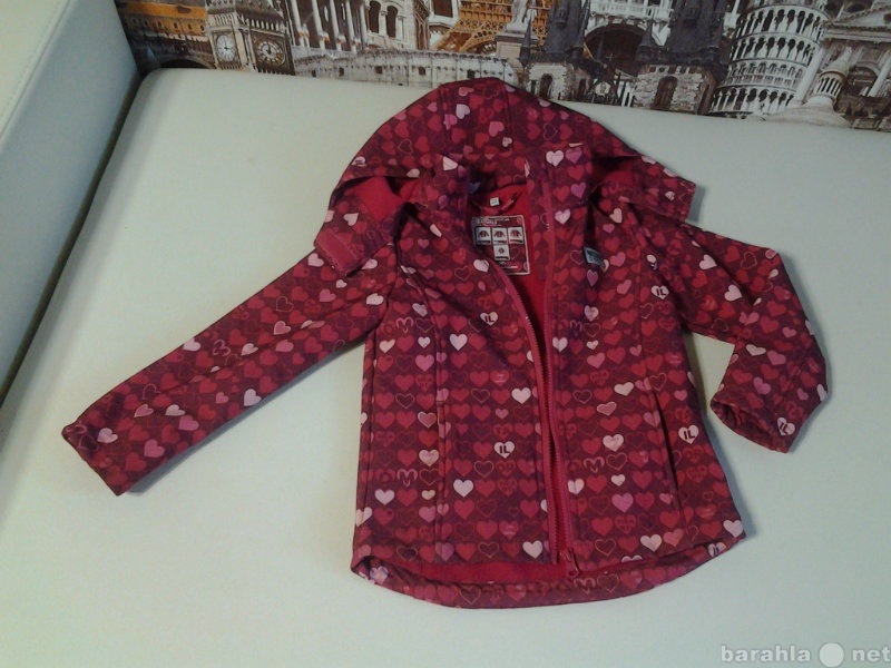 Продам: Демисезонная куртка для девочки