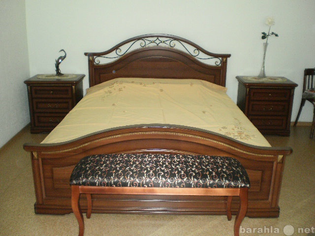 Продам: кровать шкаф столик телевизор