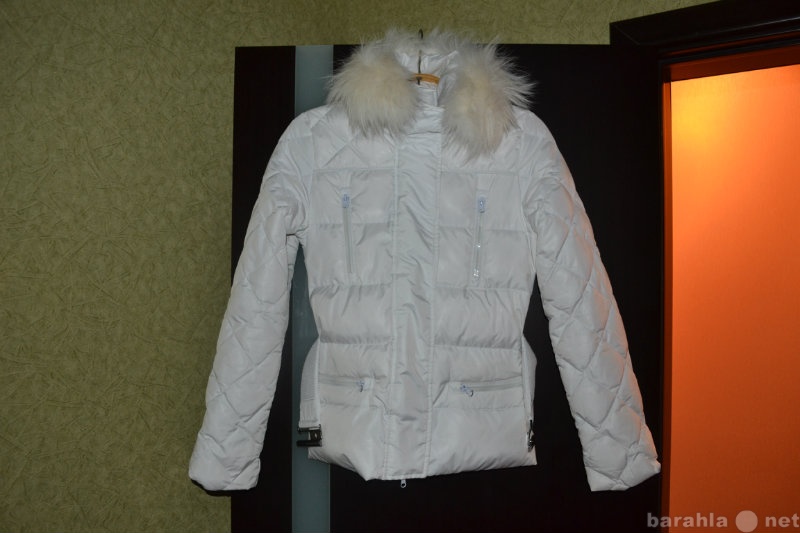 Продам: Куртка пуховик белого цвета