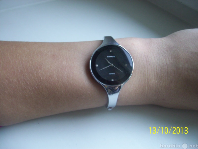 Продам: Женские кварцевые часы с металлическим б