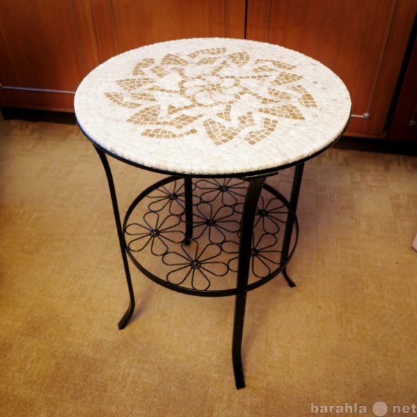 Продам: Стол  с мозаикой из натурального мрамора
