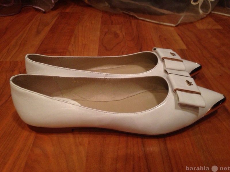 Продам: Туфли белые, натуральная кожа