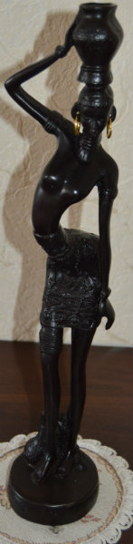 Продам: статуэтка Негритянка с кувшином