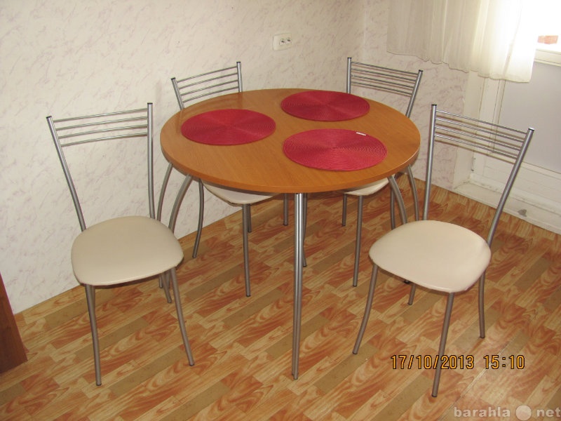 Продам: Стол  + 4 стула