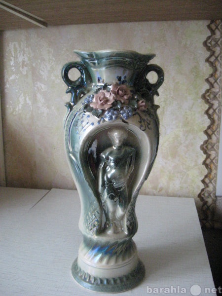 Продам: Фарфоровая ваза для цветов