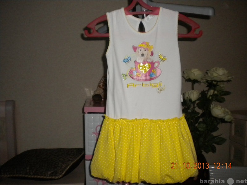 Продам: платье на девочку 4-5 лет