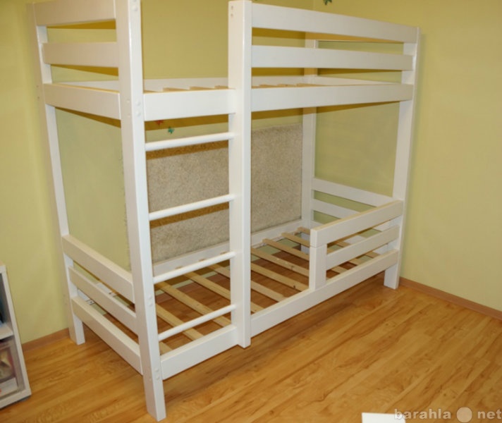 Продам: Удобная двухъярусная кровать из массива
