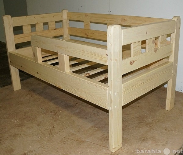 Продам: Детская кровать из массива сосны