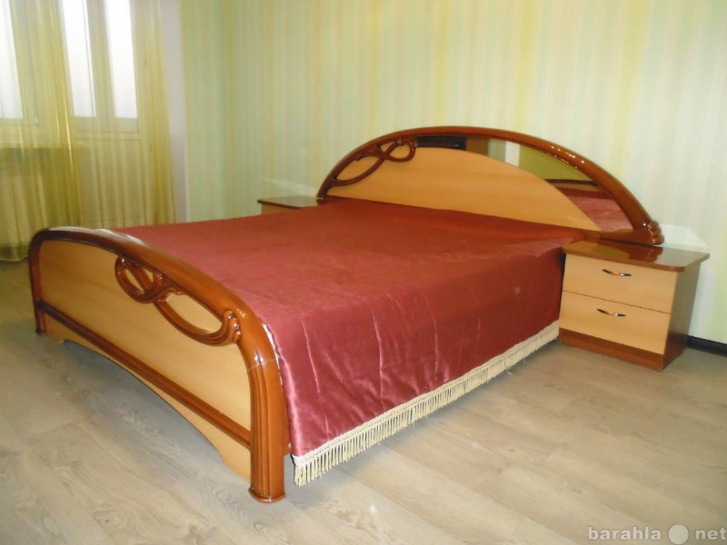 Продам: кровать с 2-мя прикроватными тумбочками