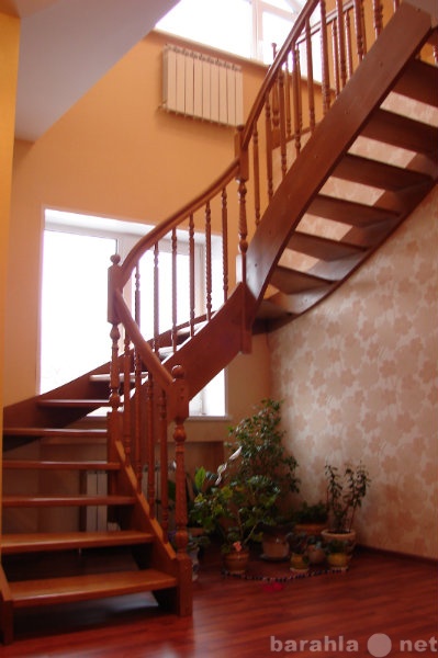 Продам: Лестницы из сосны без покрытия