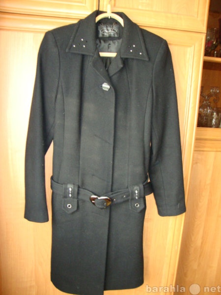 Продам: Демисезонное пальто