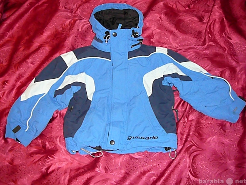 Продам: Демисезонная куртка на 3-4 года