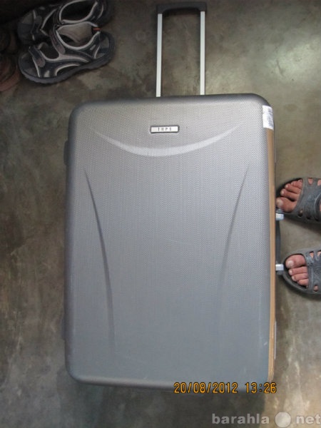 Куплю: большой чемодан tops