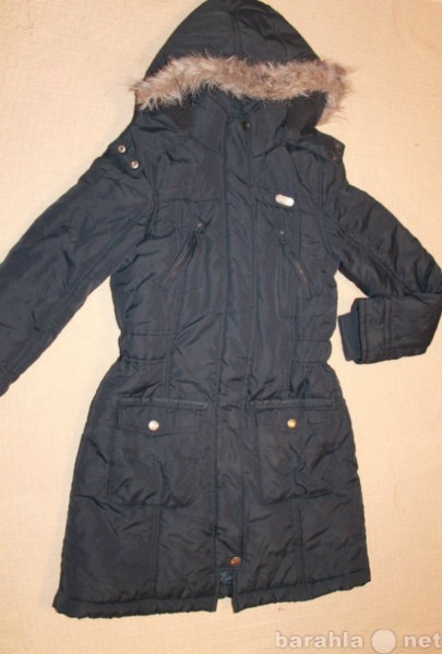 Продам: Демисезонное пальто на девочку