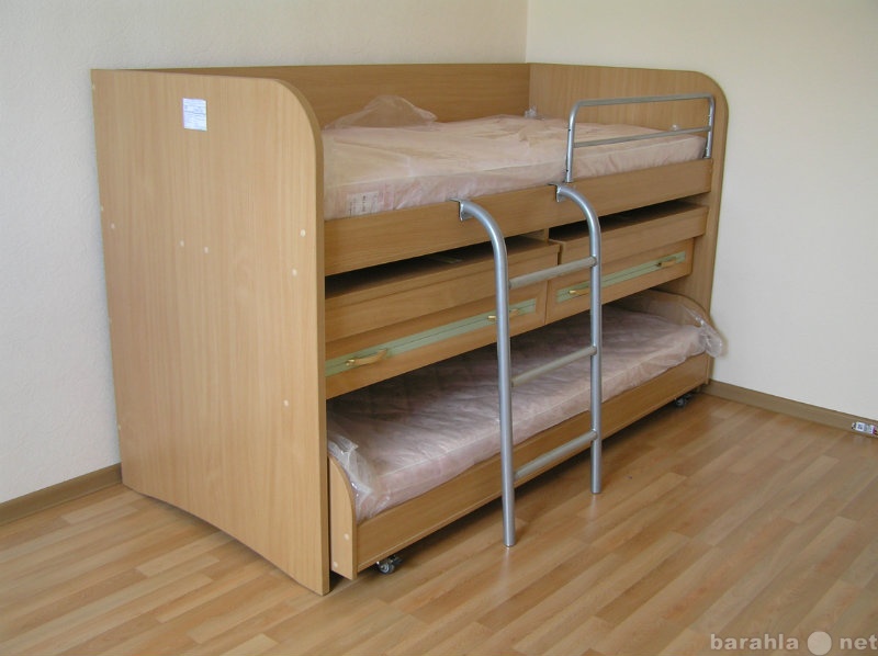Продам: Продам детскую двухуровневую кровать