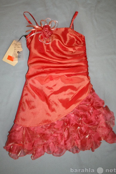Продам: Платье нарядное новое Ламбада