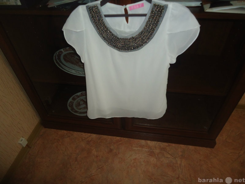 Продам: блузка новая