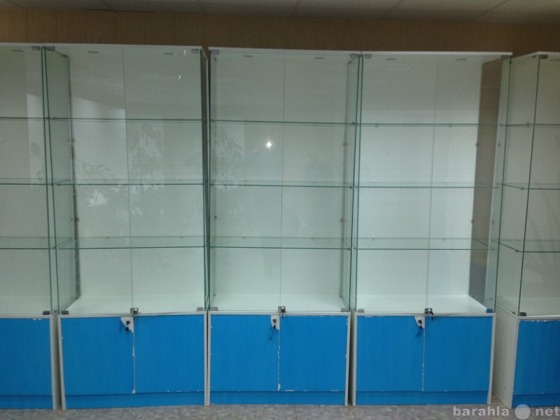 Продам: Витрины стеклянные стеллажи металлически