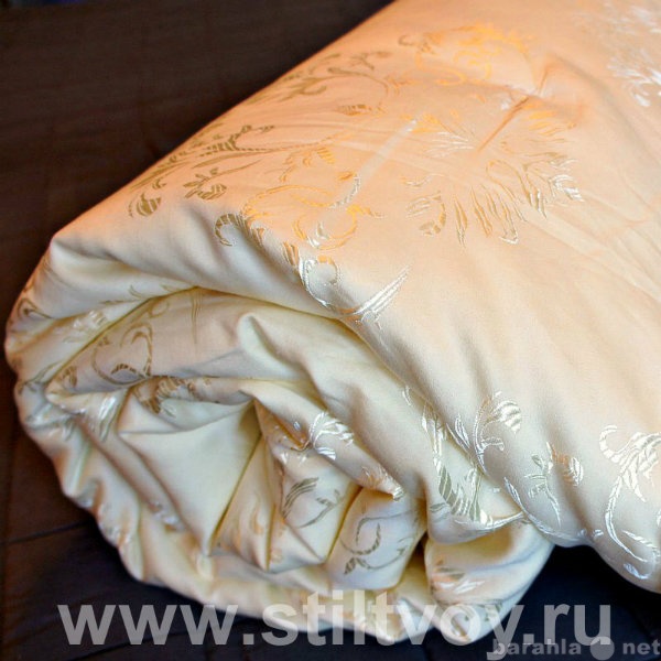 Продам: Одеяло шелковое Blumarine
