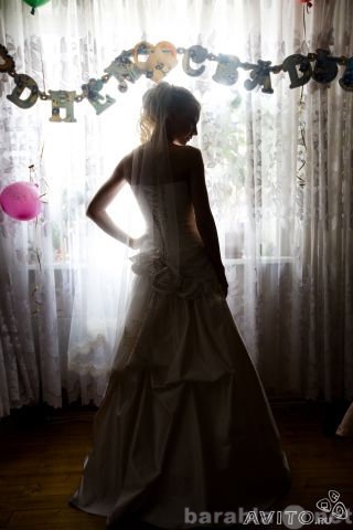 Продам: Свадебное платье + шубка в подарок