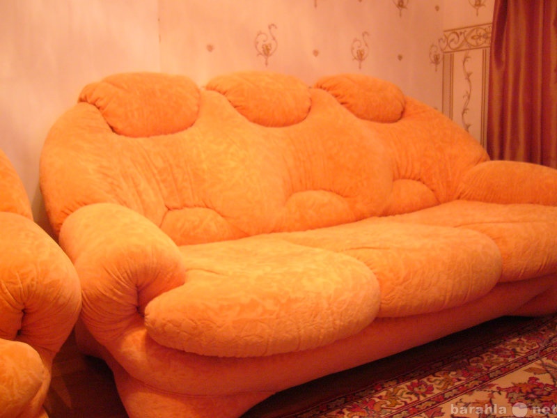 Продам: диван+два кресла