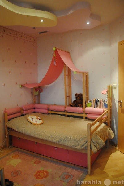 Продам: Комплект мебели для комнаты девочки