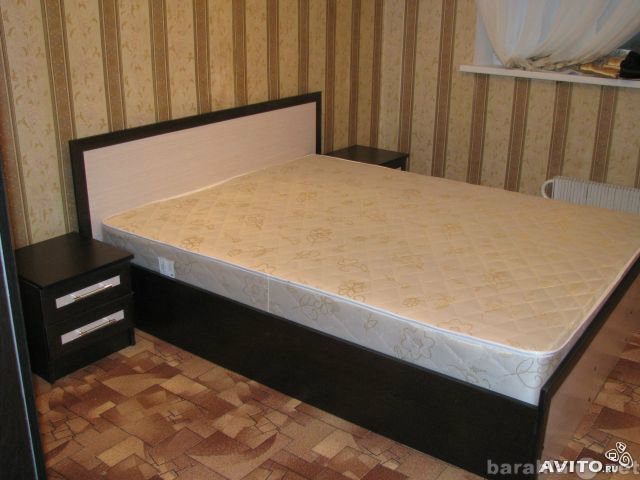 Продам: двухспальная кровать с матрасом