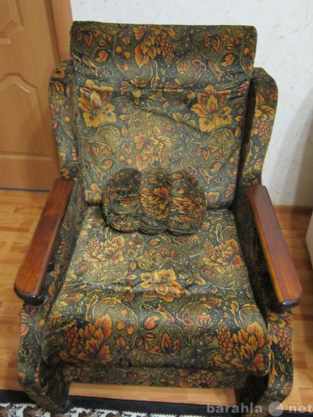 Продам: Диван и кресло