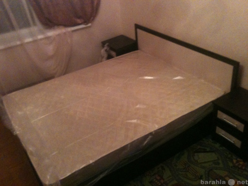 Продам: кровать+тумбочки+матрас кровать+тумбочк