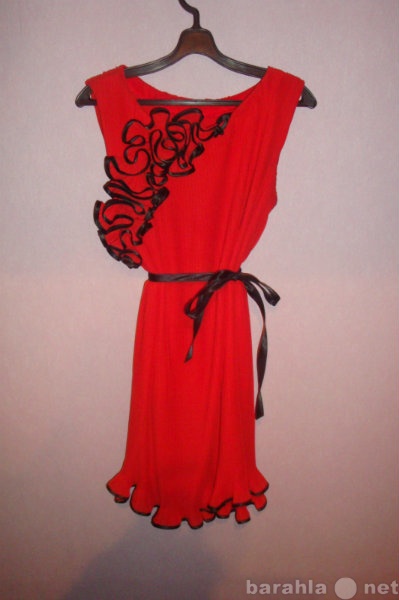 Продам: Яркое красное платье