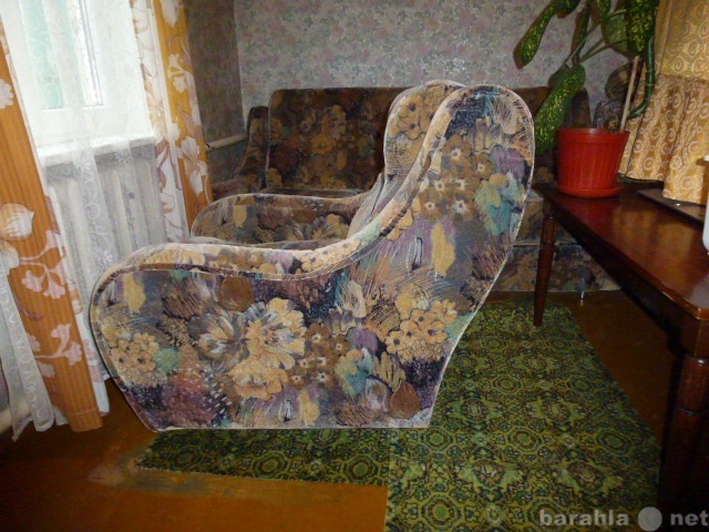 Продам: диван-кровать и два кресла